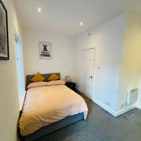 Luxury Double & Single Rooms With En-Suite Private Bathroom In City Centre Stoke On Trent Esterno foto