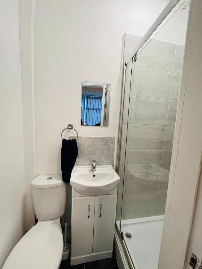 Luxury Double & Single Rooms With En-Suite Private Bathroom In City Centre Stoke On Trent Esterno foto