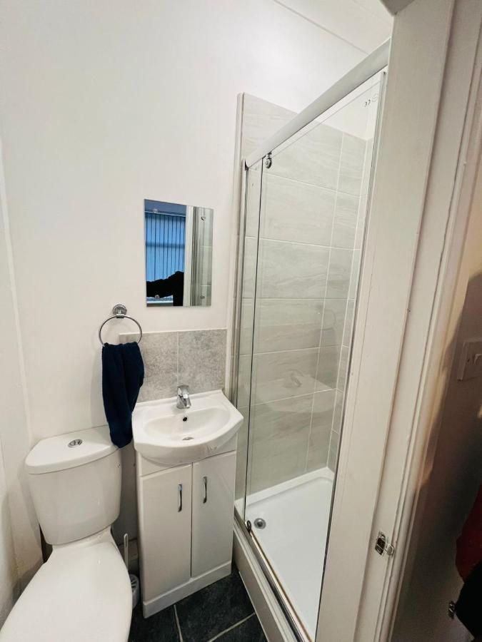 Luxury Double & Single Rooms With En-Suite Private Bathroom In City Centre Stoke On Trent Esterno foto