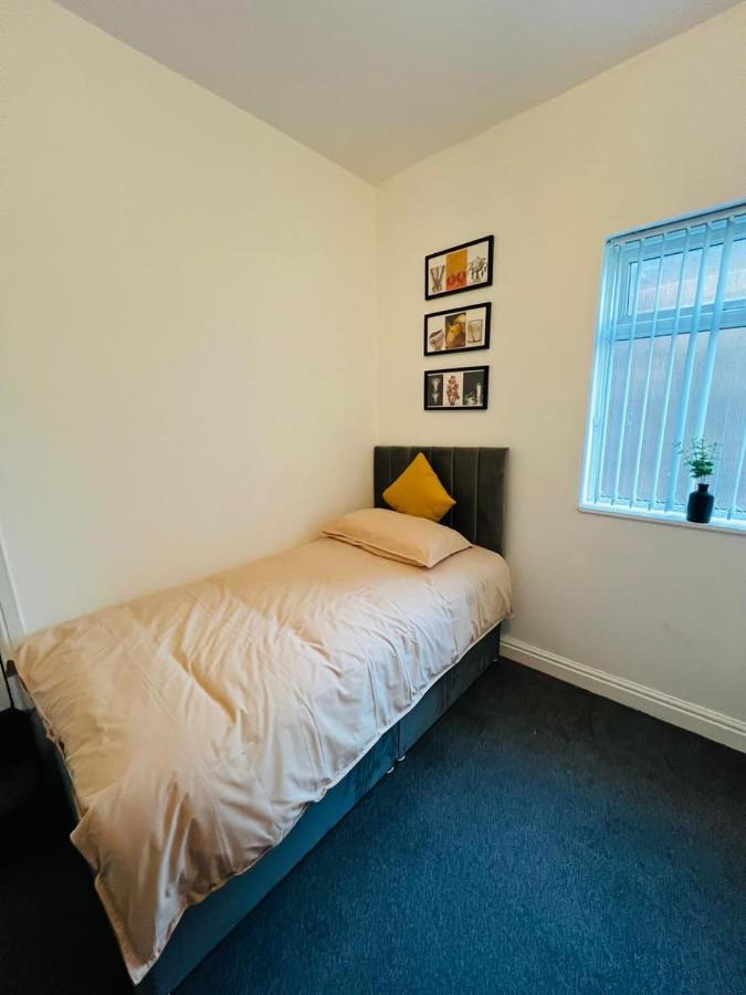 Luxury Double & Single Rooms With En-Suite Private Bathroom In City Centre Stoke On Trent Esterno foto