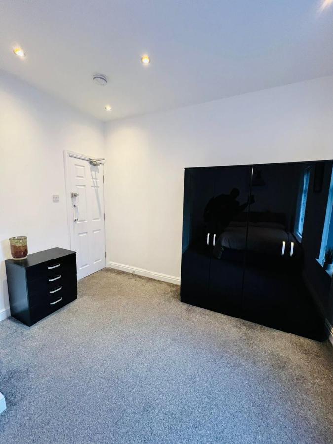 Luxury Double & Single Rooms With En-Suite Private Bathroom In City Centre Stoke On Trent Esterno foto