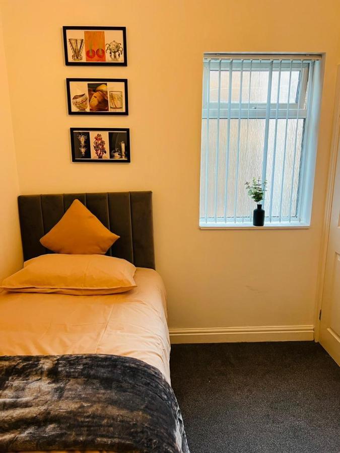 Luxury Double & Single Rooms With En-Suite Private Bathroom In City Centre Stoke On Trent Esterno foto
