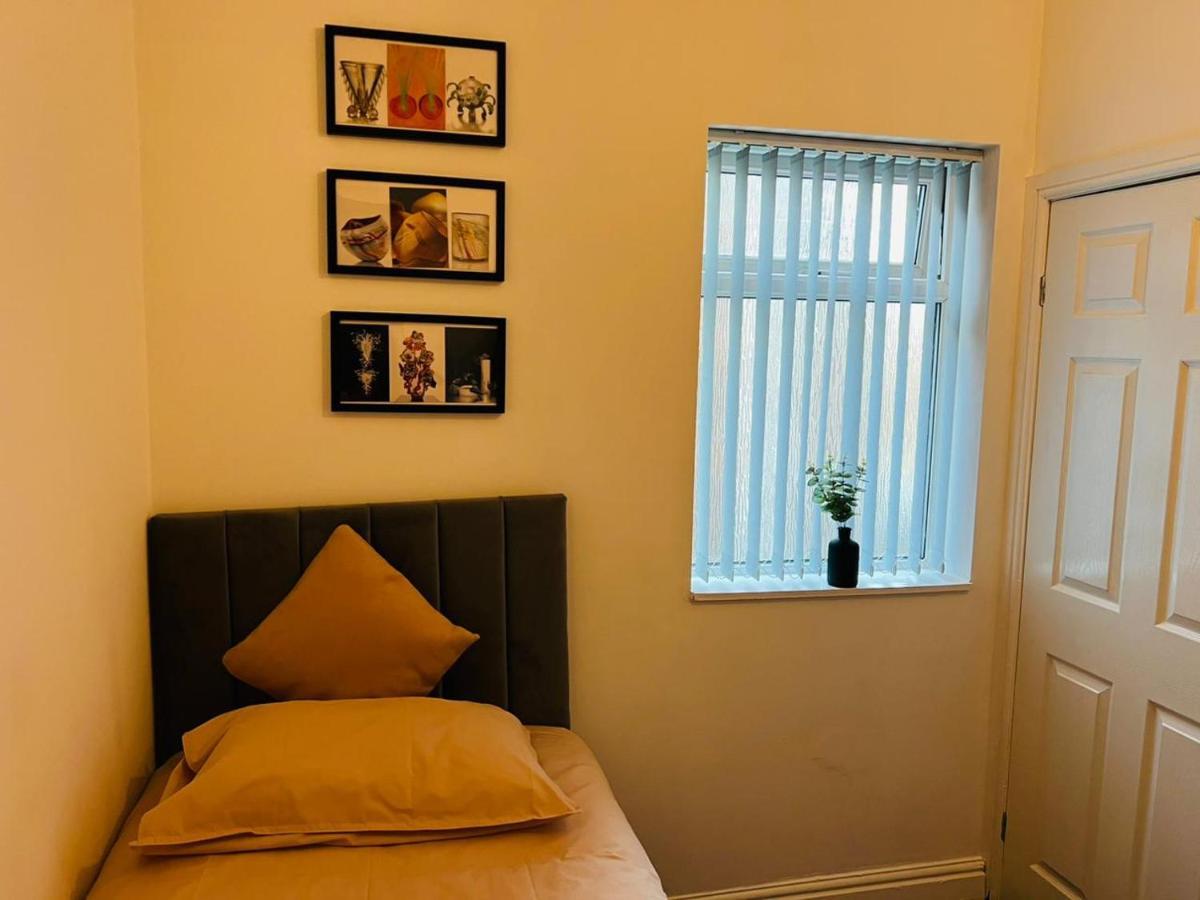 Luxury Double & Single Rooms With En-Suite Private Bathroom In City Centre Stoke On Trent Esterno foto