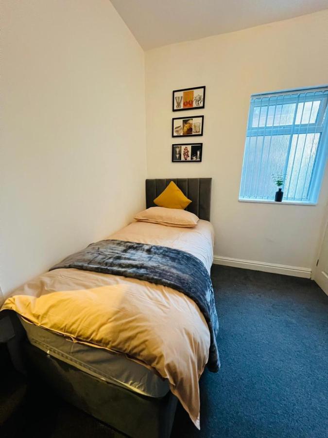 Luxury Double & Single Rooms With En-Suite Private Bathroom In City Centre Stoke On Trent Esterno foto